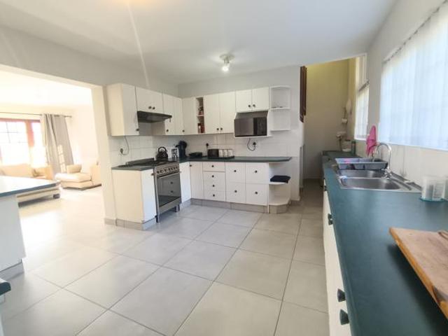 5 Bedroom House in Wavecrest