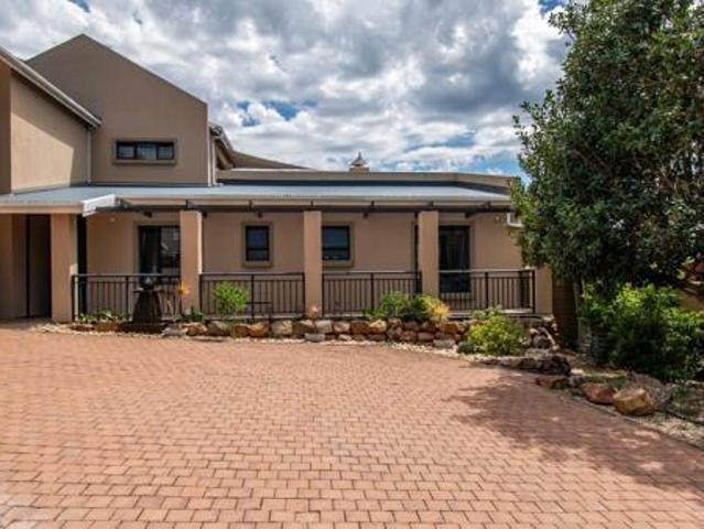 5 Bedroom House in Wavecrest
