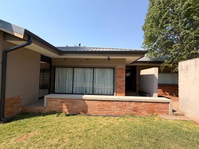 5 Bedroom House in Waverley
