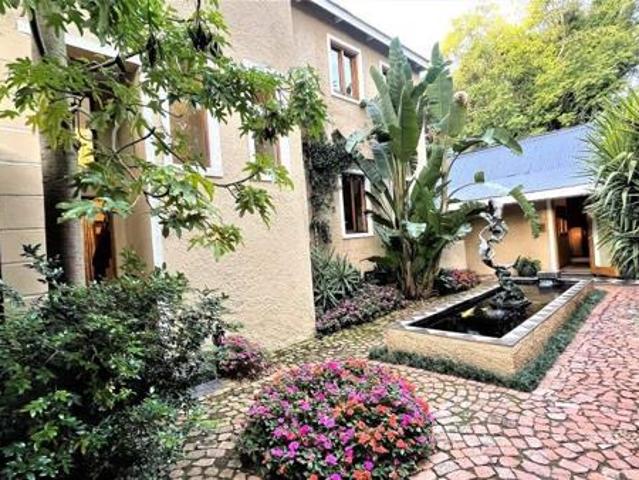 5 Bedroom House in Waverley