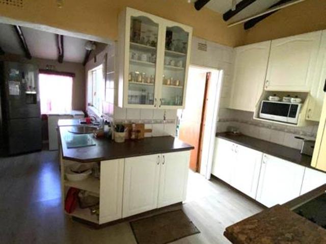5 Bedroom House in Weltevreden Park