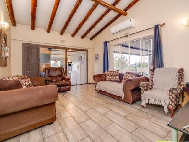 5 Bedroom House in Weltevreden Park