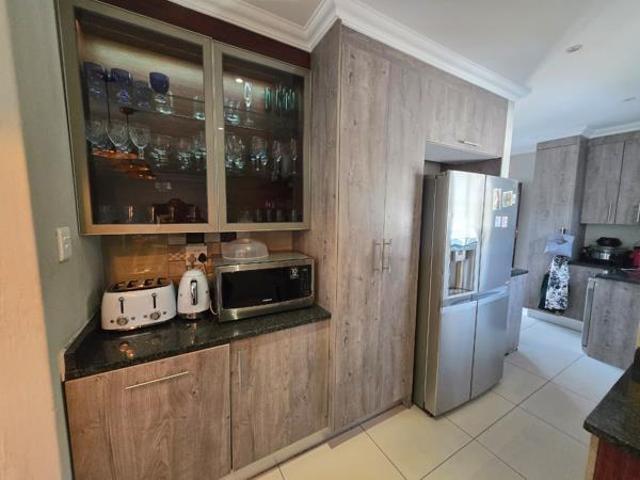 5 Bedroom House in Weltevreden Park
