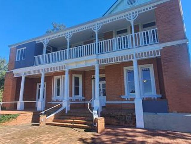 5 Bedroom House in Wembley