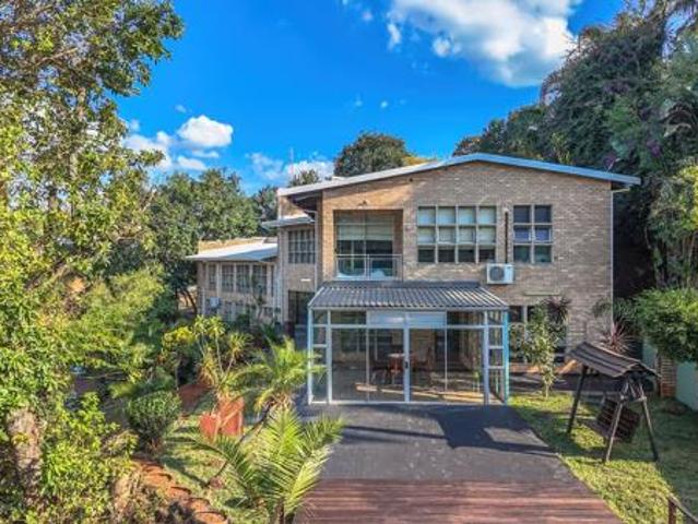 5 Bedroom House in Wembley