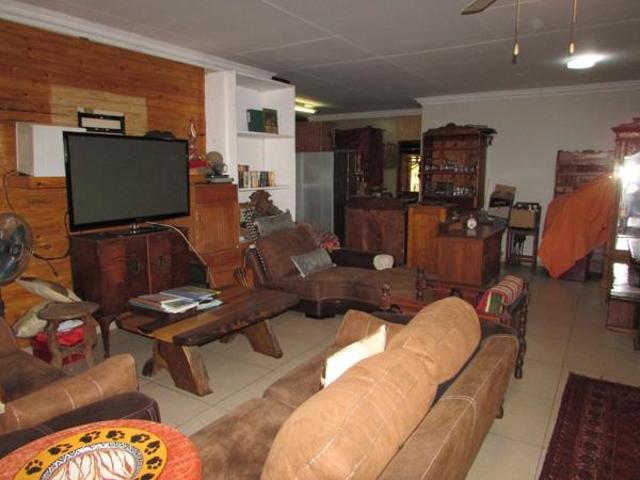5 Bedroom House in West Acres Ext 1