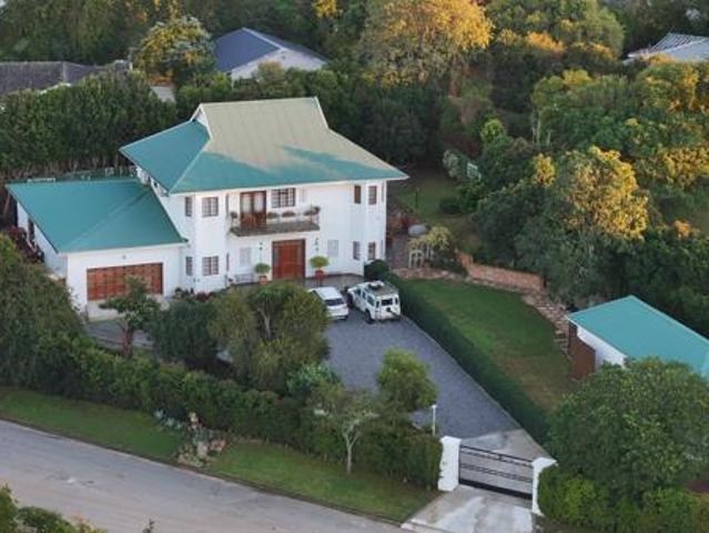 5 Bedroom House in West Hill