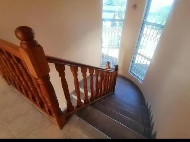 5 Bedroom House in Westbrook