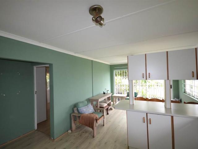 5 Bedroom House in Westbrook