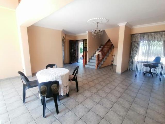 5 Bedroom House in Westbrook