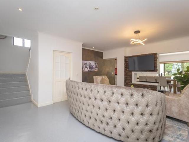 5 Bedroom House in Westlake Estate