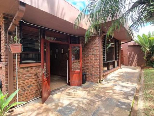 5 Bedroom House in White River Central