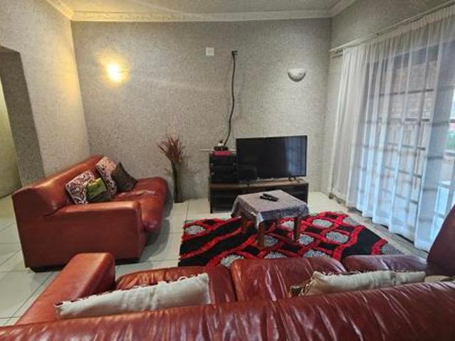 5 Bedroom House in White River Central