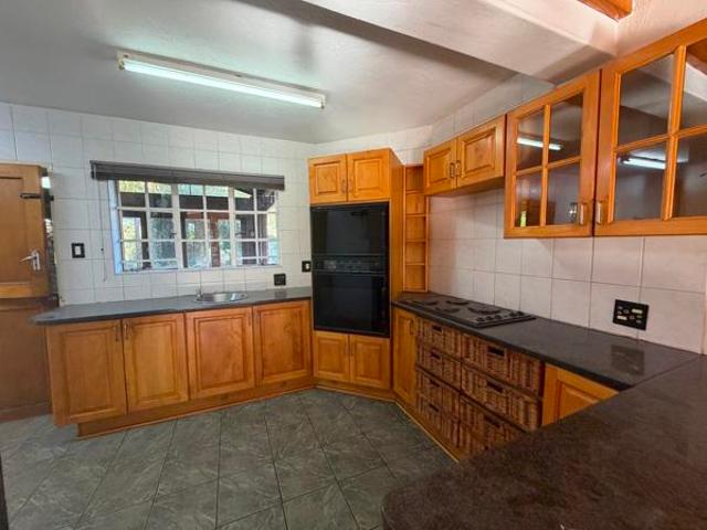 5 Bedroom House in White River AH