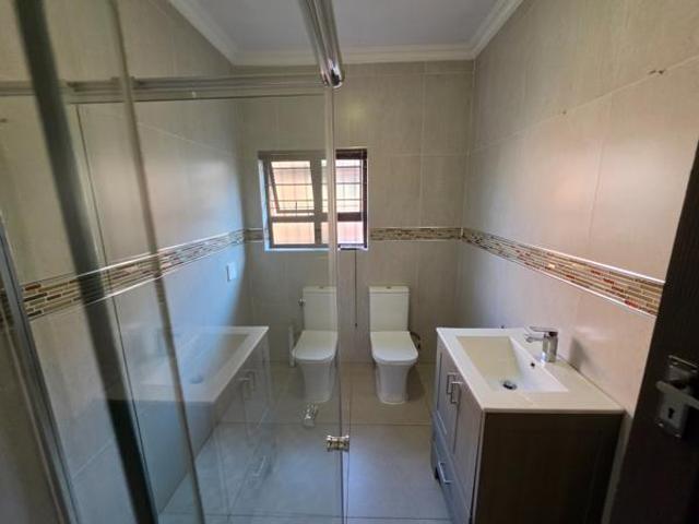 5 Bedroom House in Wierda Park