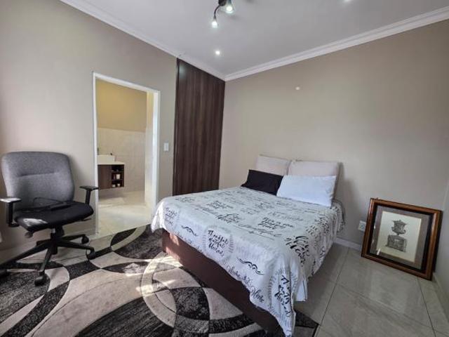 5 Bedroom House in Wildtuin Park
