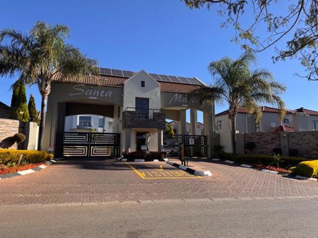 5 Bedroom House in Willowbrook