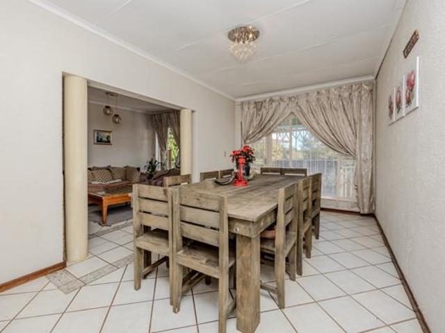 5 Bedroom House in Wilro Park