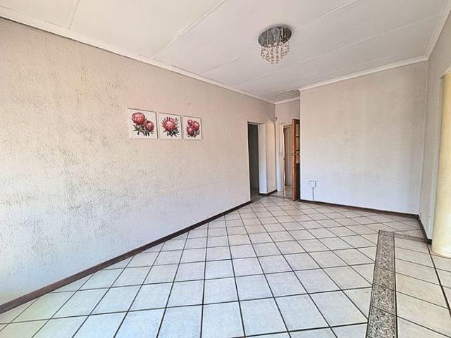 5 Bedroom House in Wilro Park