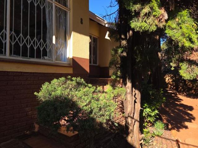 5 Bedroom House in Wilro Park