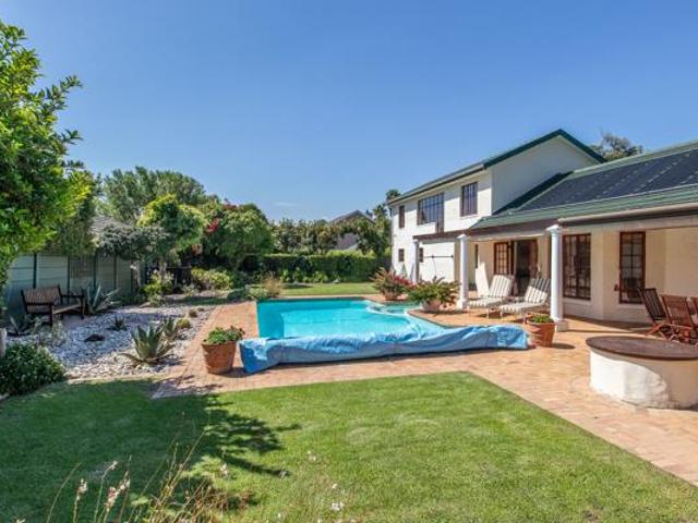 5 Bedroom House in Tokai