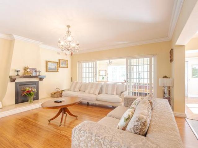 5 Bedroom House in Tokai