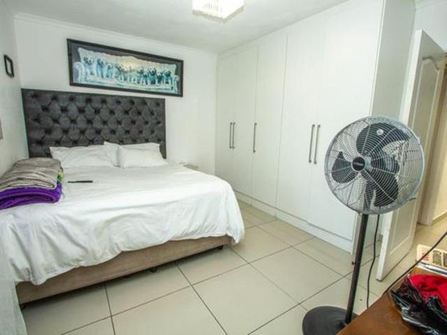 5 Bedroom House in Table View