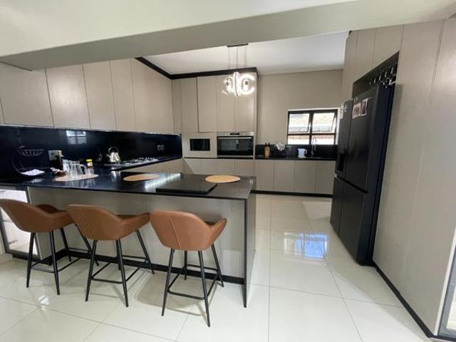 5 Bedroom House in Tafelzicht