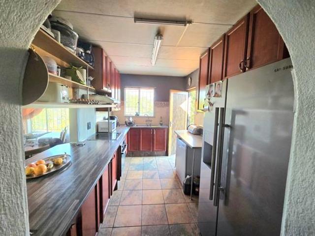 5 Bedroom House in Tasbet Park Ext 1