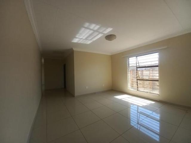 5 Bedroom House in Tasbet Park Ext 2