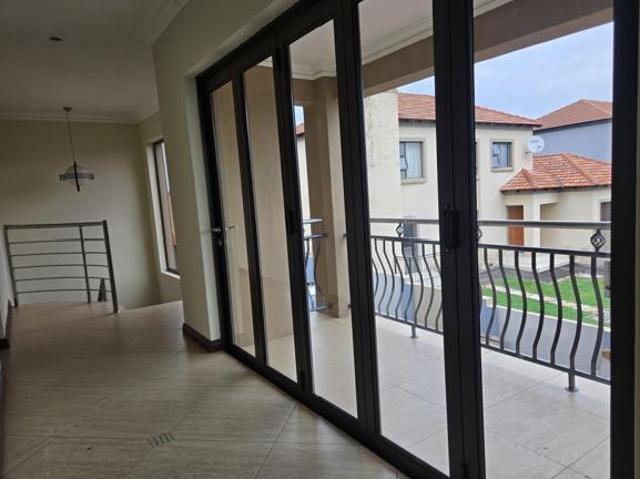 5 Bedroom House in Thatchfield
