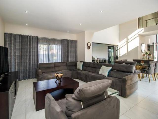 5 Bedroom House in The Hills Estate