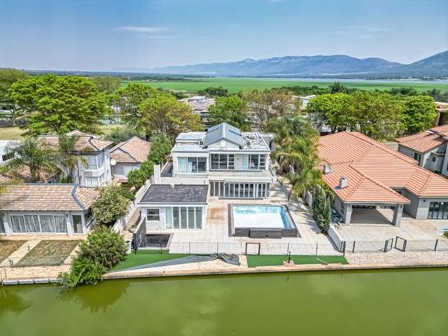 5 Bedroom House in The Island Estates