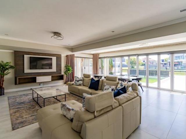 5 Bedroom House in The Island Estates