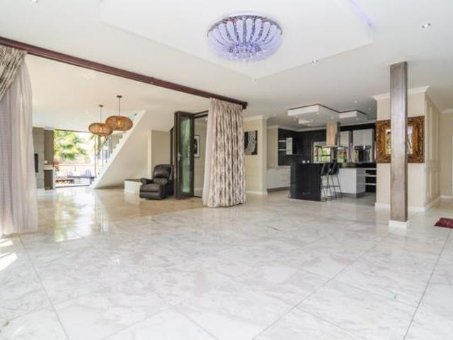 5 Bedroom House in The Island Estates