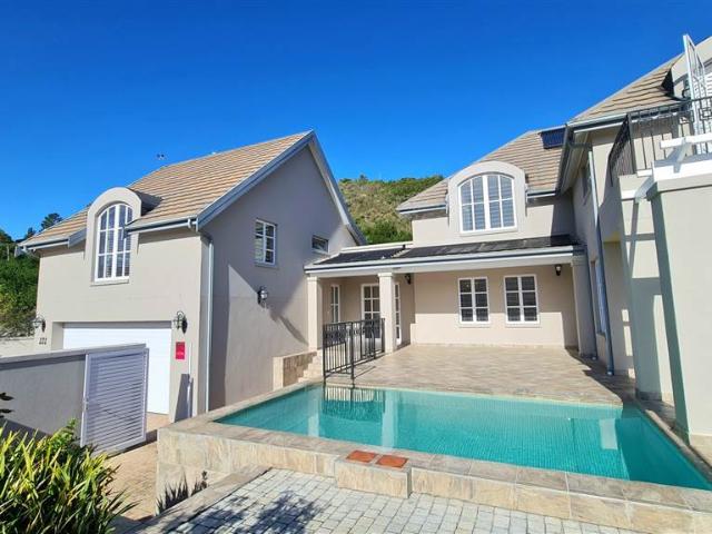 5 Bedroom House in The Village