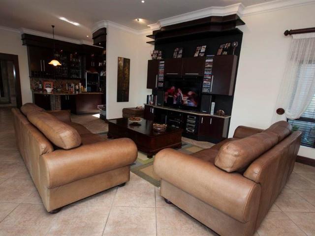 5 Bedroom House in Theescombe