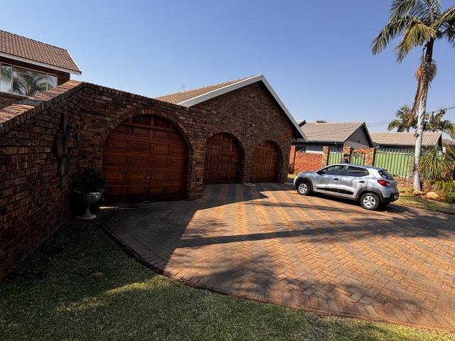 5 Bedroom House in Theresapark
