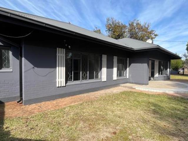 5 Bedroom House in Three Rivers