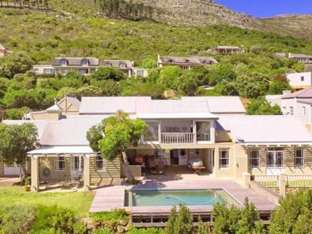 5 Bedroom House in Tierboskloof