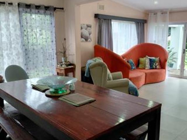 5 Bedroom House in Trafalgar