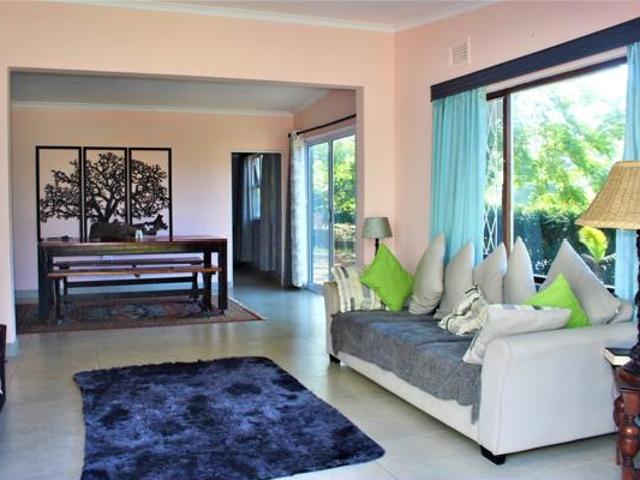 5 Bedroom House in Trafalgar