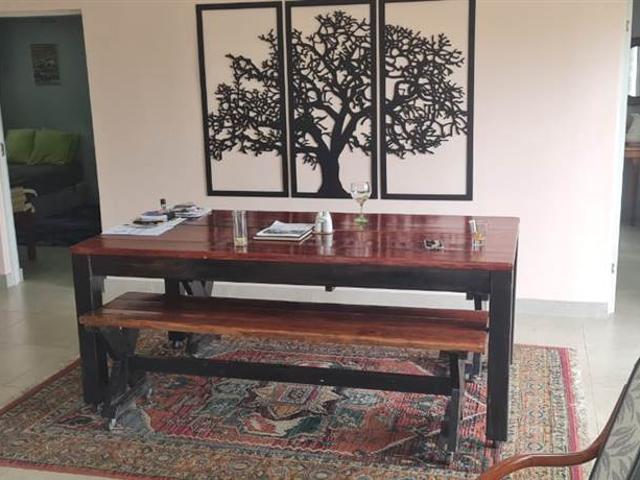 5 Bedroom House in Trafalgar