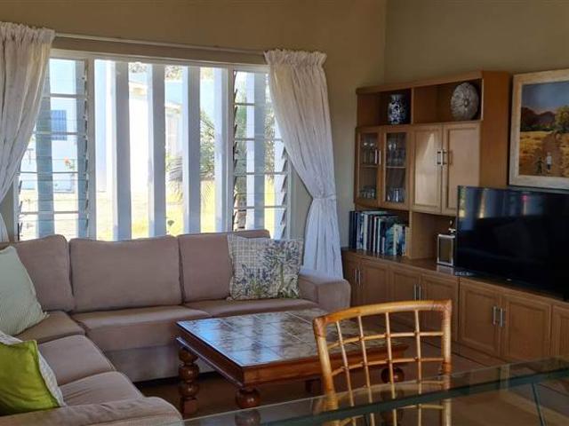 5 Bedroom House in Trafalgar