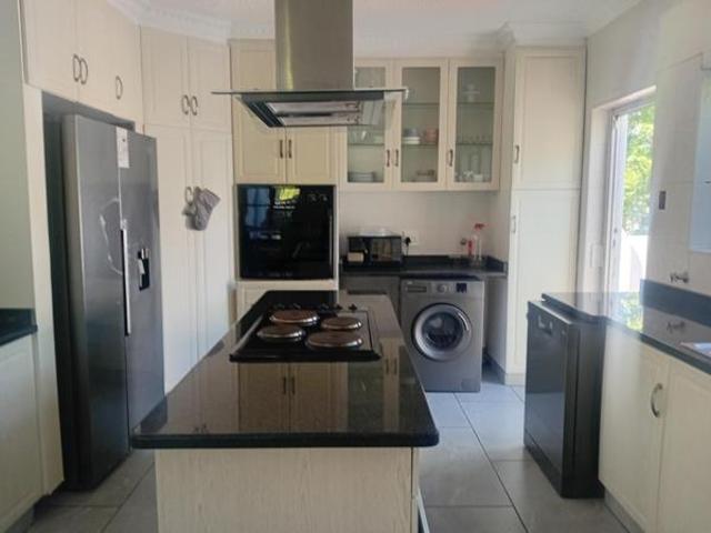 5 Bedroom House in Umhlanga Rocks