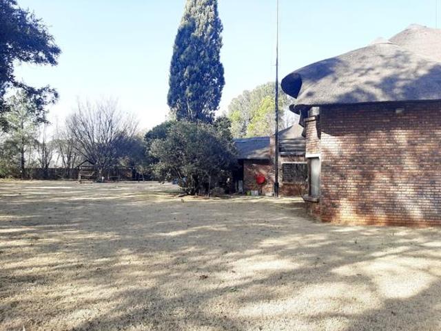 5 Bedroom House in Unitas Park