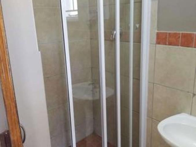 5 Bedroom House in Universitas