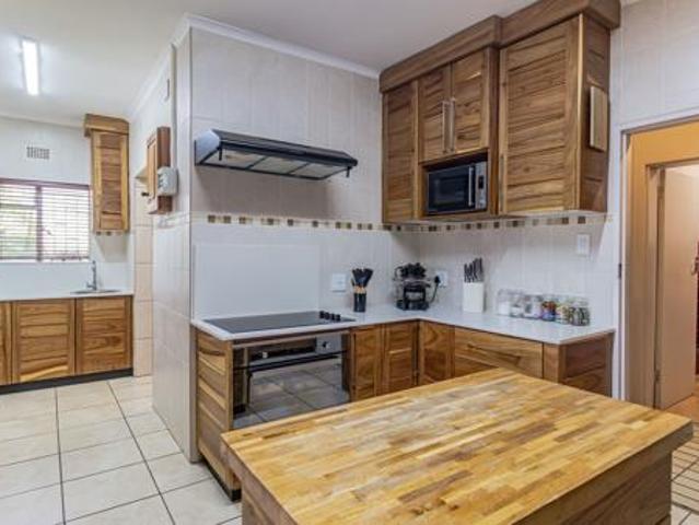 5 Bedroom House in Uitsig