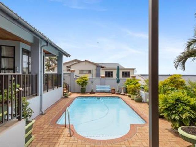 5 Bedroom House in Uvongo Beach