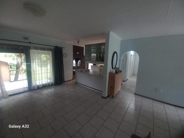 5 Bedroom House in Uvongo